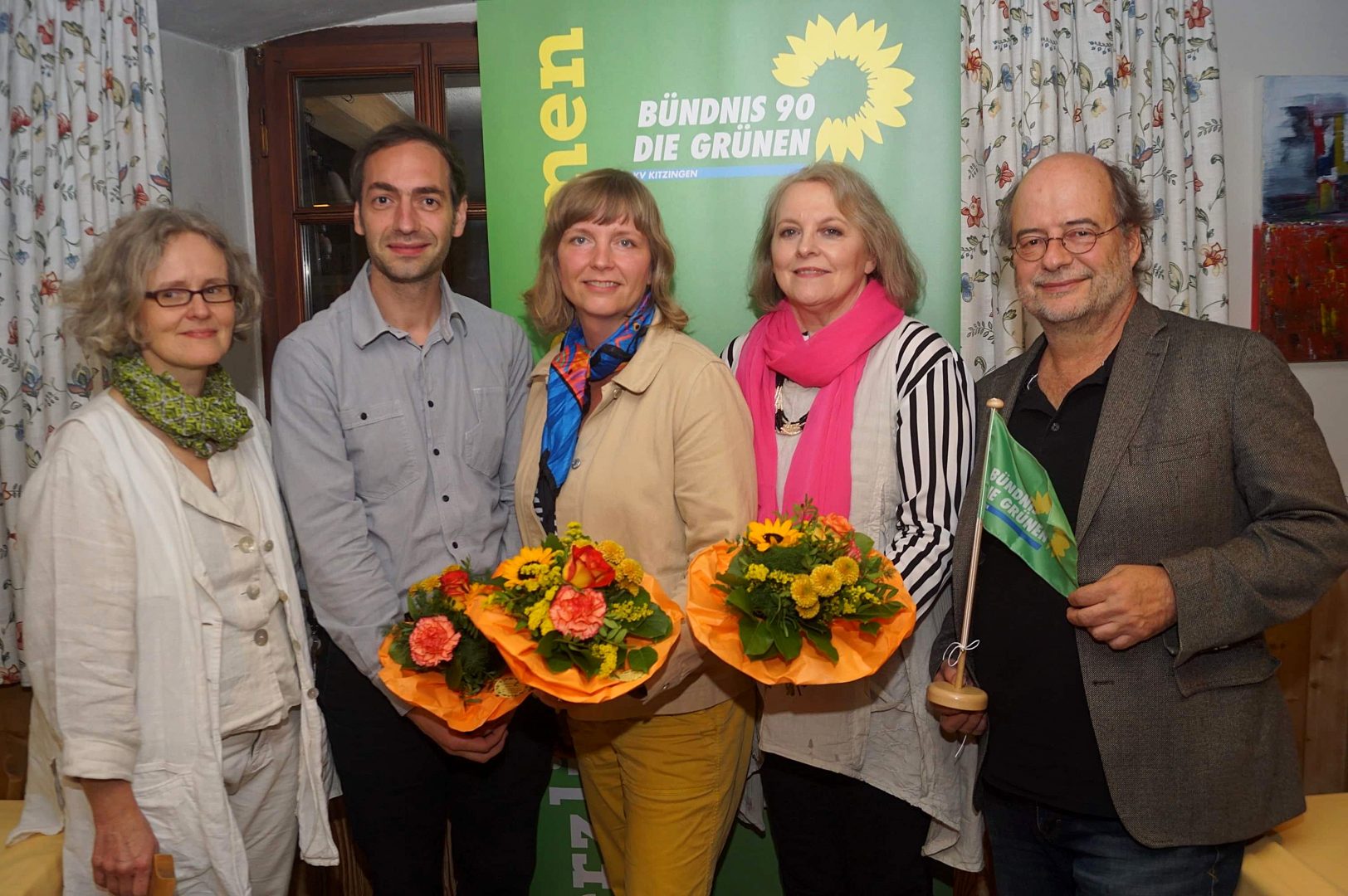 Bei der Gründungsversammlung der Grünen Prichsenstadt: Bezirkssprecherin Simone Artz, Sprecher Guido Saremba, Sprecherin Maria Keil, Schriftführerin Ingrid Mehlert und Landesvorsitzender Eike Hallitzky. Foto: Uli Drexelius