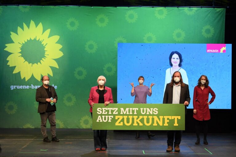 Politischer Aschermittwoch: Grüne greifen nach der Zukunft