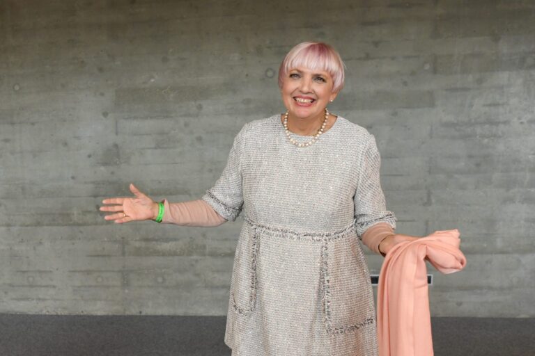 Mit Claudia Roth stärkt sich der Bundestag