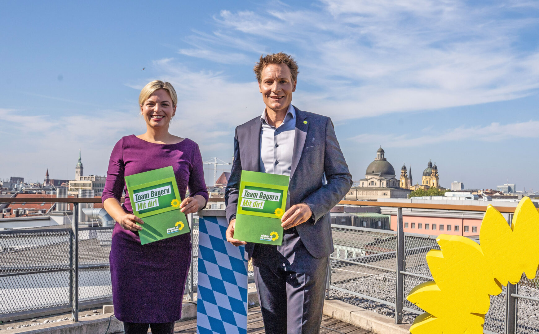 Katharina Schulze und Ludwig Hartmann bei der Pressekonferenz in München, bei der sie das grüne 100-Tage-Programm vorgestellt haben
