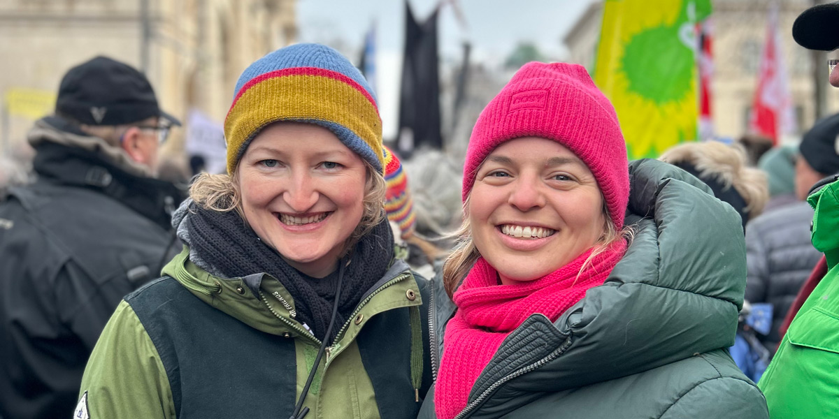 Andrea Wörle und Katharina Schulze auf einer Großdemo gegen den Rechtsrutsch in München